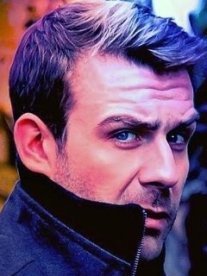 Постер сериала «Хрустальный»