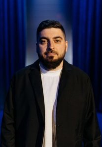 Постер сериала «Одиночество на площади»